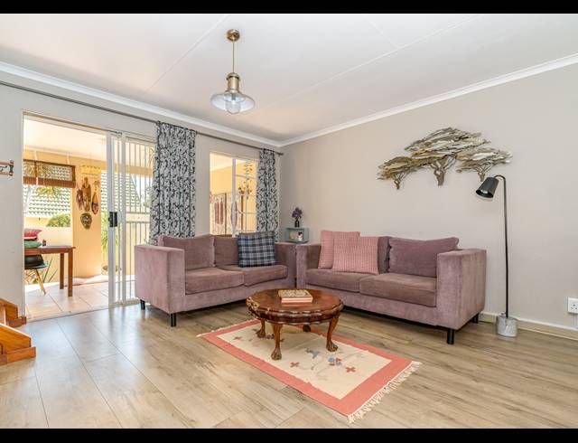 3 BEDROOM TOWNHOUSE FOR SALE IN SONNEGLANS